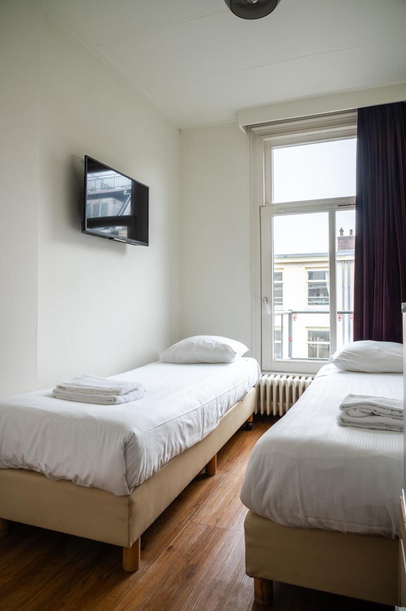 Kleines Zweibettzimmer